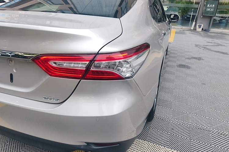 Used Toyota Camry 2019 Revised Version 2.0G Luxury Edition Exterior 3