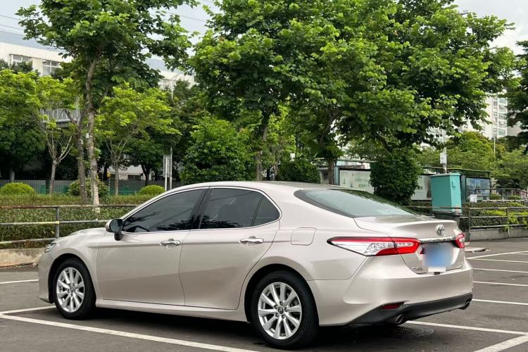 Used Toyota Camry 2019 Revised Version 2.0G Luxury Edition Exterior 3