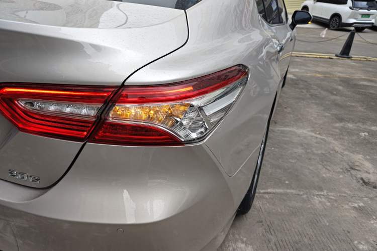 Used Toyota Camry 2019 Revised Version 2.0G Luxury Edition Exterior 3
