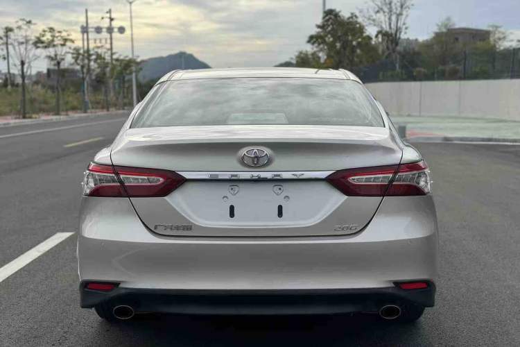Used Toyota Camry 2019 Revised Version 2.0G Luxury Edition Exterior 4