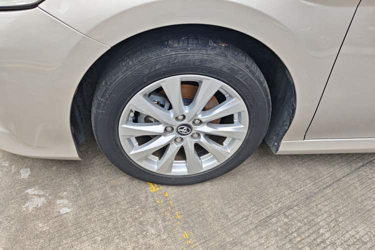Used Toyota Camry 2019 Revised Version 2.0G Luxury Edition Exterior 4