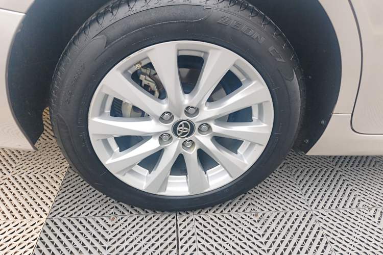 Used Toyota Camry 2019 Revised Version 2.0G Luxury Edition Exterior 5
