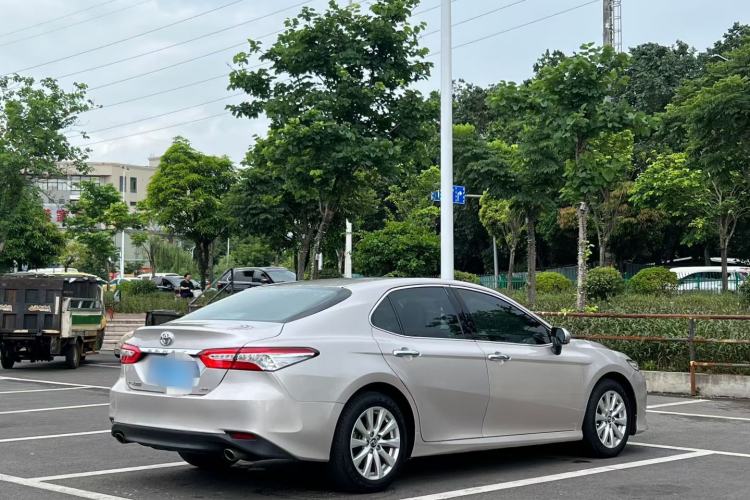 Used Toyota Camry 2019 Revised Version 2.0G Luxury Edition Exterior 5