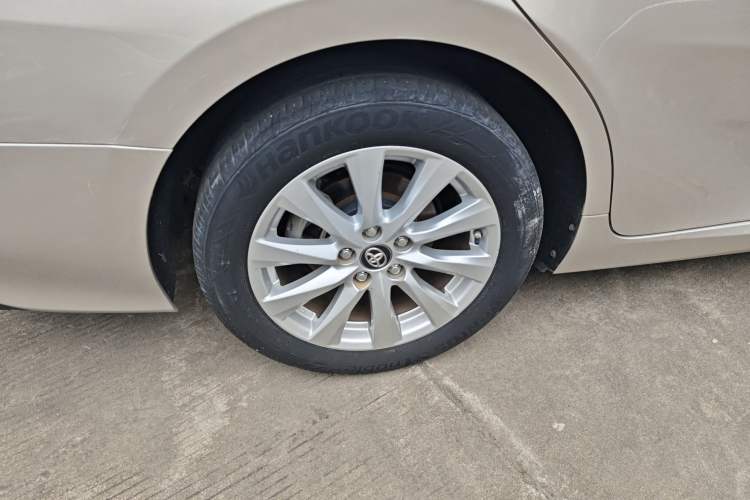 Used Toyota Camry 2019 Revised Version 2.0G Luxury Edition Exterior 5