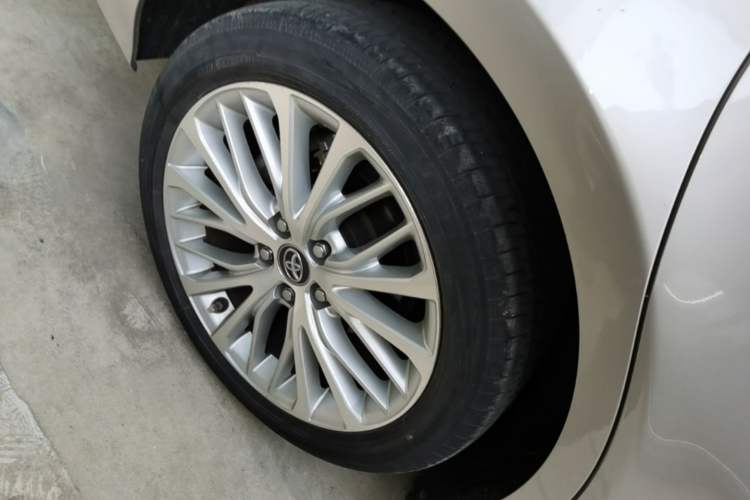 Used Toyota Camry 2019 2.5G Luxury Edition China VI Standard Exterior 5