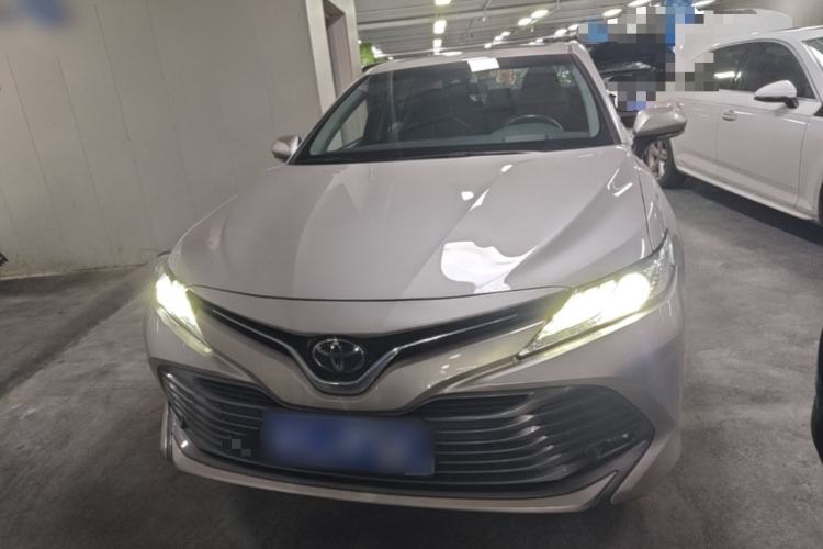 Used Toyota Camry 2019 Revised Version 2.0G Luxury Edition Front