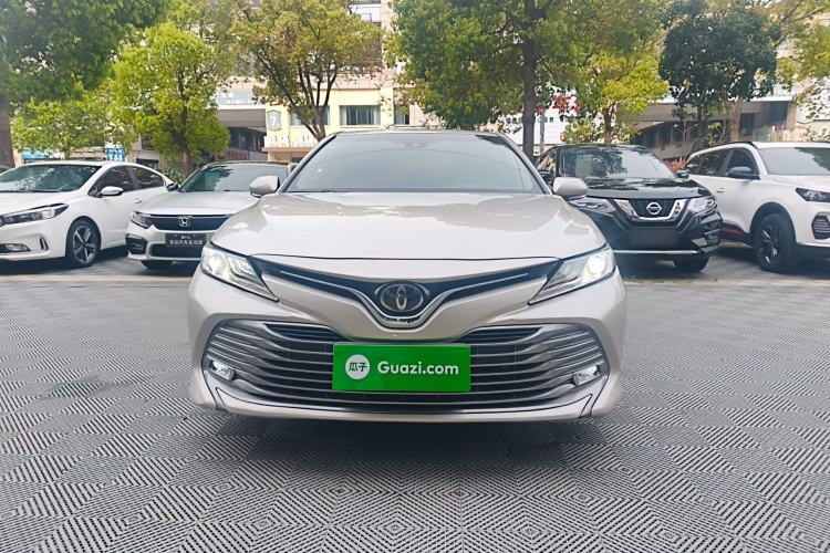 Used Toyota Camry 2019 Revised Version 2.0G Luxury Edition Front