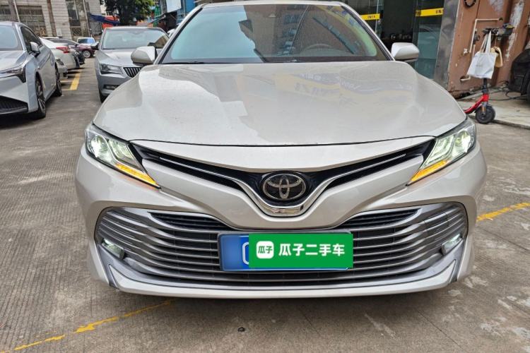 Used Toyota Camry 2019 Revised Version 2.0G Luxury Edition Front