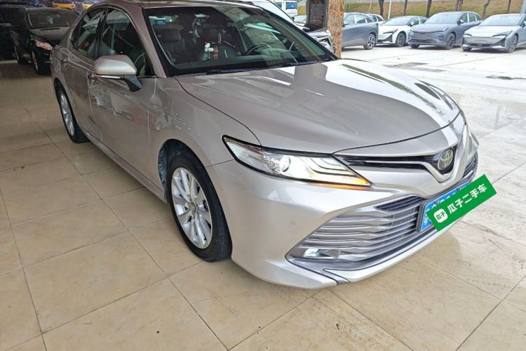 Used Toyota Camry 2019 2.0G Luxury Edition China VI Standard Front Right 45 Deg