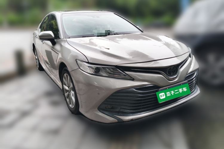 Used Toyota Camry 2019 Revised Version 2.0G Luxury Edition Front Right 45 Deg
