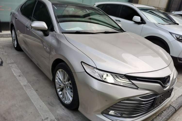 Used Toyota Camry 2019 2.5G Luxury Edition China VI Standard Front Right 45 Deg