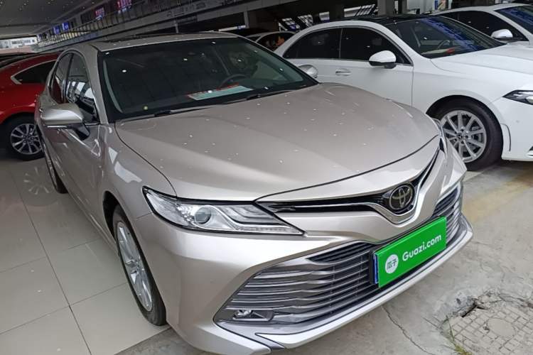 Used Toyota Camry 2019 2.0G Luxury Edition China VI Standard Front Right 45 Deg
