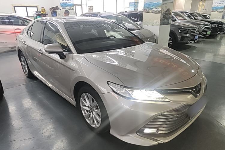 Used Toyota Camry 2019 2.0G Luxury Edition China VI Standard Front Right 45 Deg