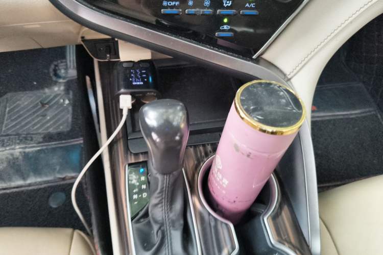 Used Toyota Camry 2019 Revised Version 2.0G Luxury Edition Gear Lever