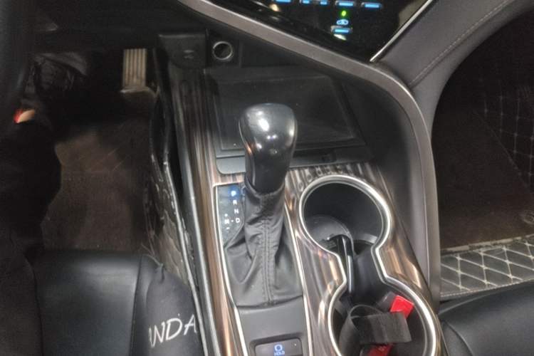 Used Toyota Camry 2019 Revised Version 2.0G Luxury Edition Gear Lever