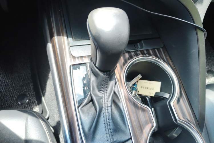 Used Toyota Camry 2019 2.5G Luxury Edition China VI Standard Gear Lever