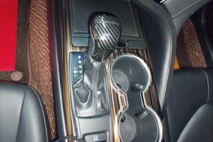 Used Toyota Camry 2019 2.0G Luxury Edition China VI Standard Gear Lever