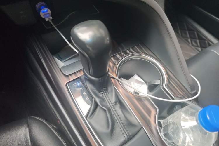 Used Toyota Camry 2019 2.0G Luxury Edition China VI Standard Gear Lever