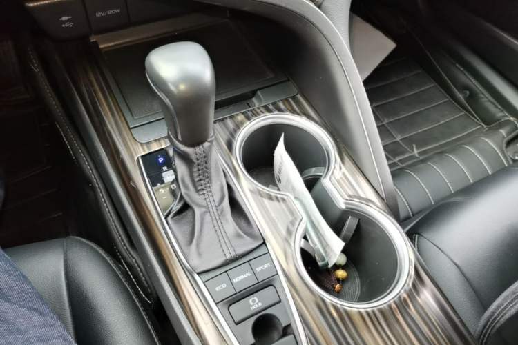 Used Toyota Camry 2019 2.5G Luxury Edition China VI Standard Gear Lever