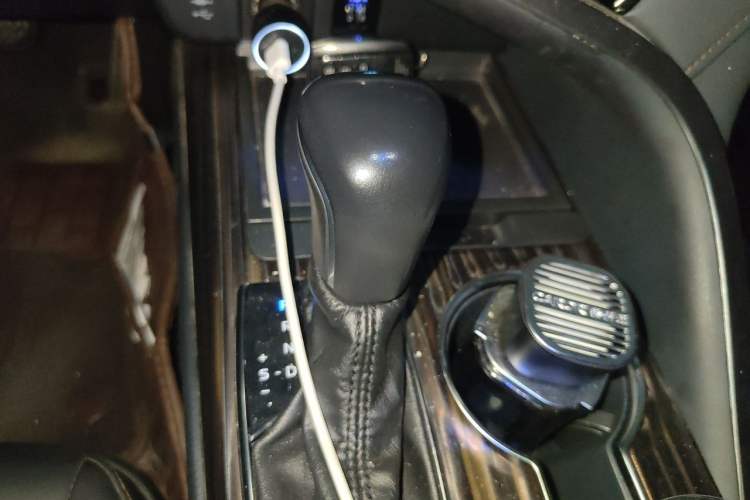 Used Toyota Camry 2019 2.5G Luxury Edition China V Standard Gear Lever