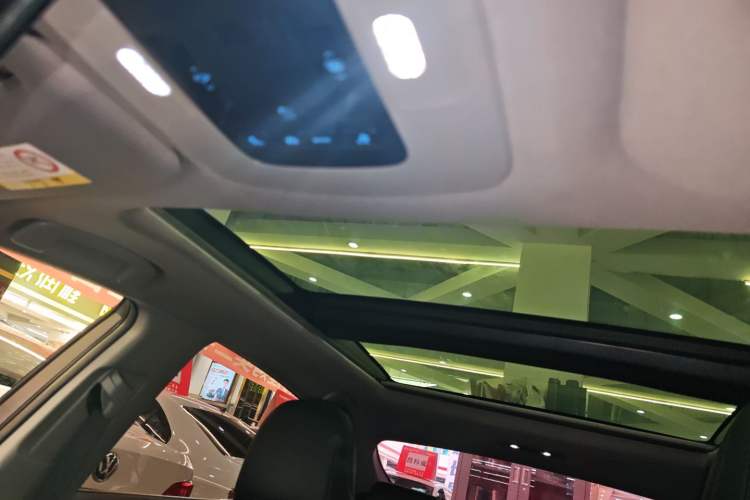 Used Toyota Camry 2019 2.5G Luxury Edition China VI Standard Headliner