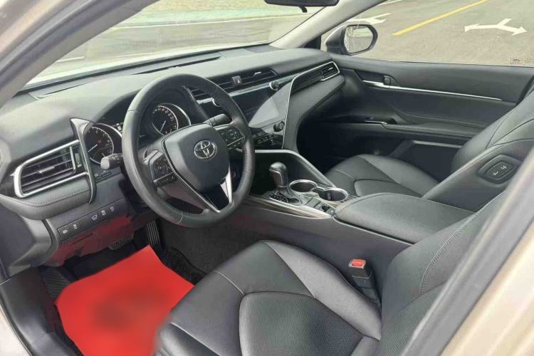 Used Toyota Camry 2019 Revised Version 2.0G Luxury Edition Interior 1
