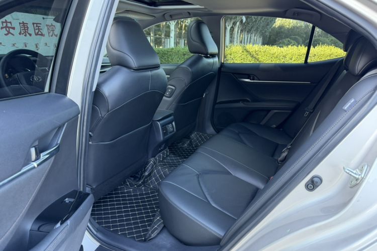 Used Toyota Camry 2019 2.0G Luxury Edition China VI Standard Interior 3