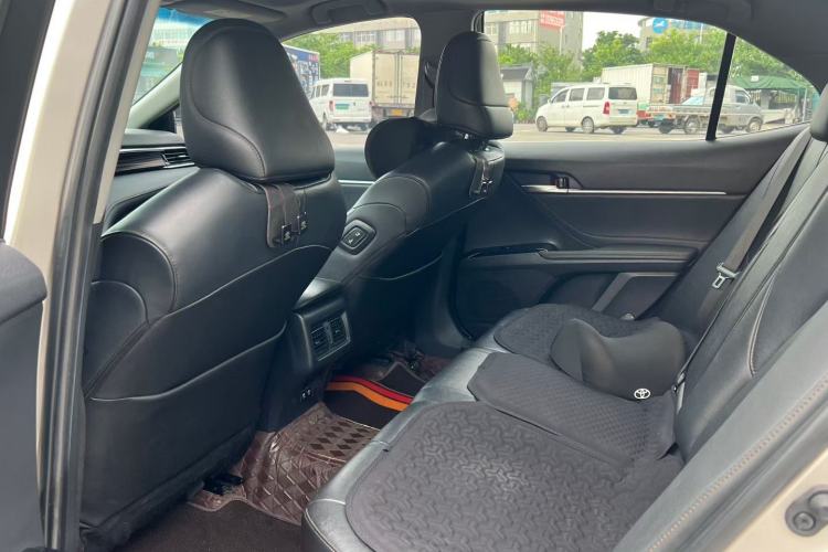 Used Toyota Camry 2019 Revised Version 2.0G Luxury Edition Interior 3