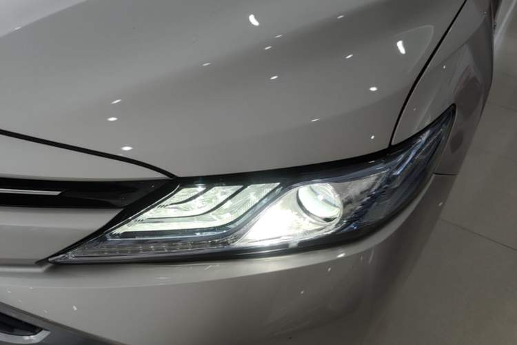 Used Toyota Camry 2019 Revised Version Dual-Engine 2.5 HG Luxury Edition Left Front Headlight