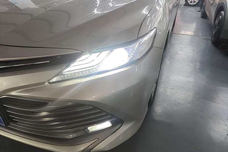 Used Toyota Camry 2019 2.0G Luxury Edition China VI Standard Left Front Headlight