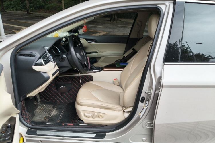 Used Toyota Camry 2019 Revised Version 2.0G Luxury Edition Left Front Seat