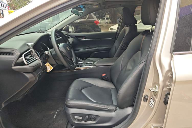 Used Toyota Camry 2019 Revised Version 2.0G Luxury Edition Left Front Seat