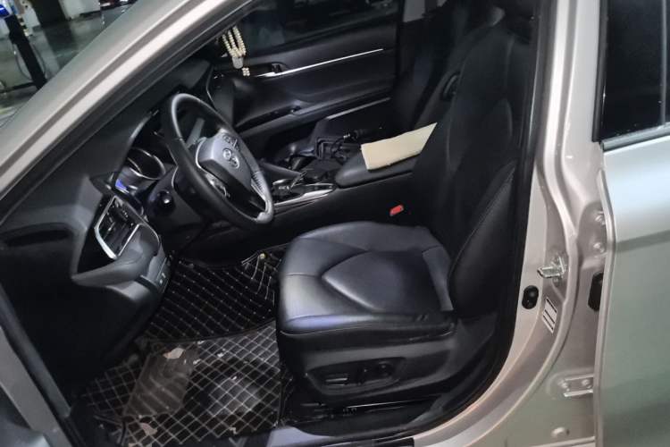 Used Toyota Camry 2019 Revised Version 2.0G Luxury Edition Left Front Seat