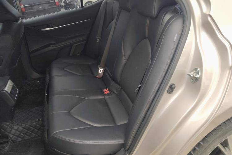 Used Toyota Camry 2019 Revised Version Dual-Engine 2.5 HG Luxury Edition Left Rear Seat