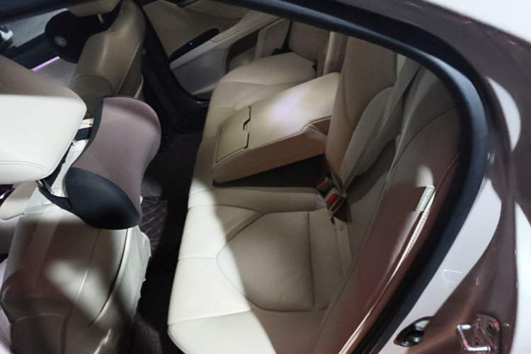 Used Toyota Camry 2019 Revised Version 2.0G Luxury Edition Left Rear Seat