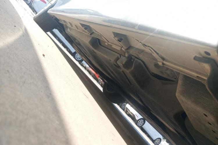 Used Toyota Camry 2019 Dual-Engine 2.5 HG Luxury Edition China VI Standard Left Side Sill