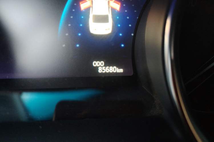 Used Toyota Camry 2019 Dual-Engine 2.5 HG Luxury Edition China V Standard Odometer Close Up