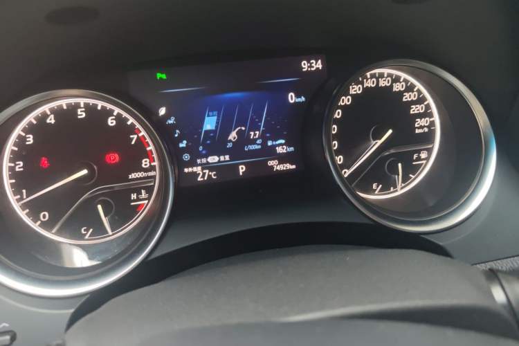 Used Toyota Camry 2019 2.0G Luxury Edition China VI Standard Odometer Close Up
