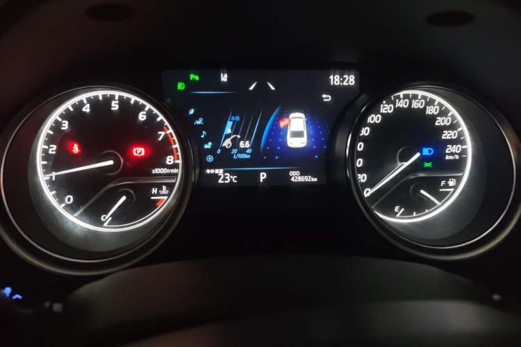 Used Toyota Camry 2019 2.5G Luxury Edition China VI Standard Odometer Close Up