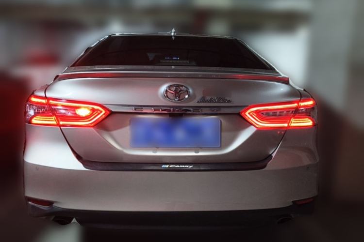 Used Toyota Camry 2019 Revised Version 2.0G Luxury Edition Rear