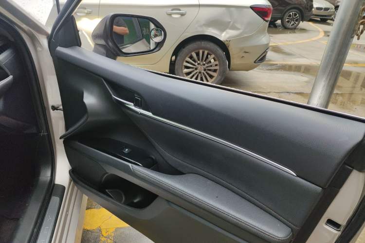 Used Toyota Camry 2019 2.5G Luxury Edition China VI Standard Right Front Door Interior