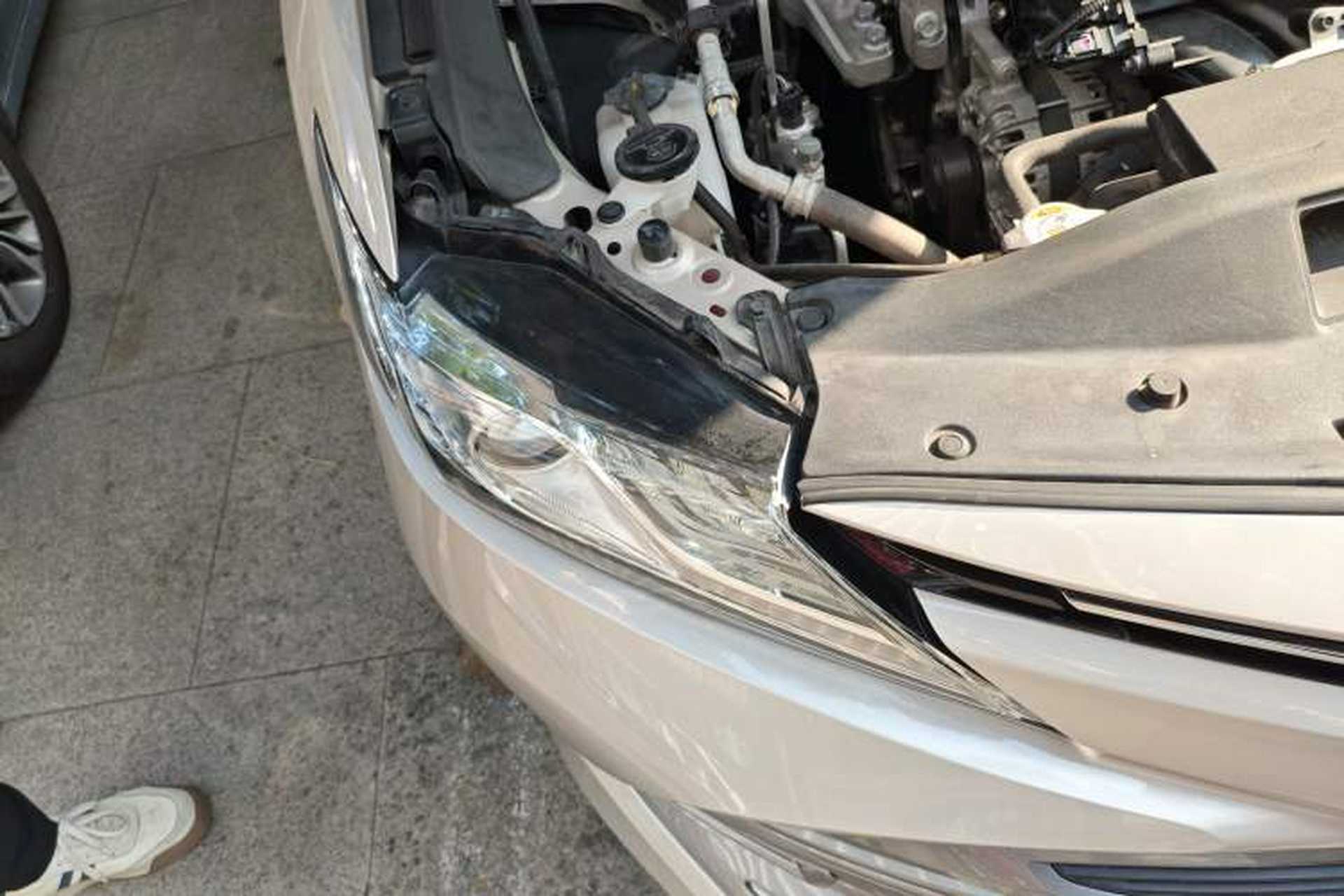 Used Toyota Camry 2019 2.0G Luxury Edition China VI Standard Right Front Headlight