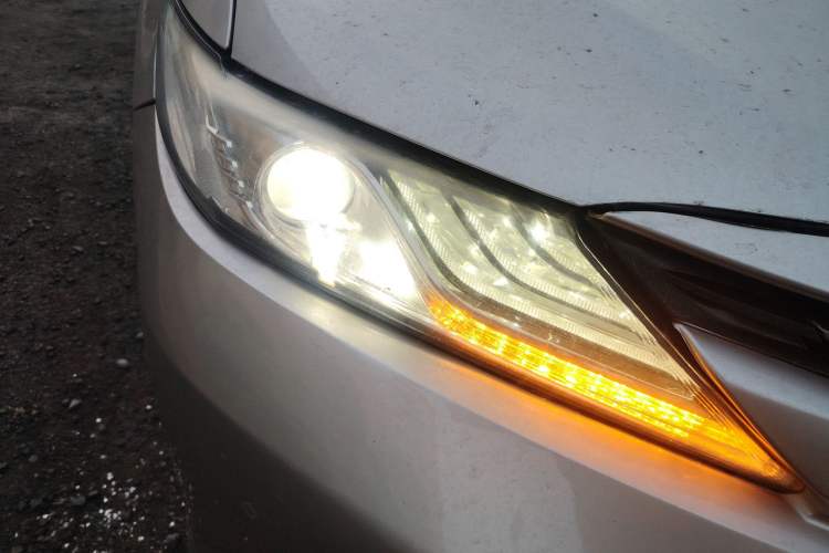 Used Toyota Camry 2019 Dual-Engine 2.5 HG Luxury Edition China V Standard Right Front Headlight