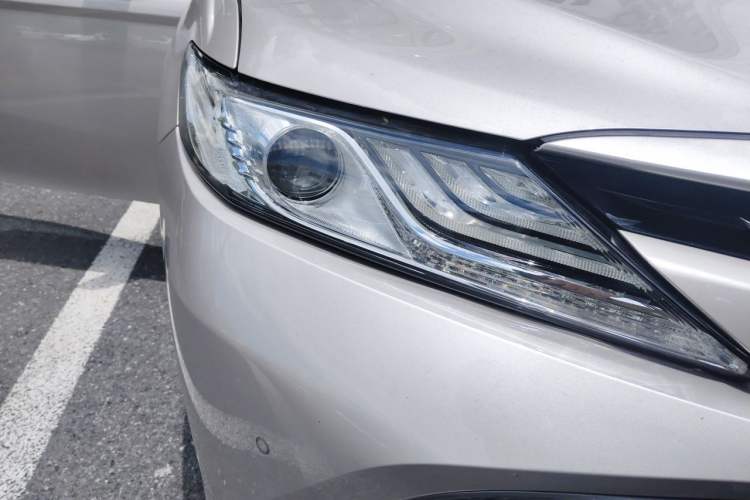 Used Toyota Camry 2019 2.5G Luxury Edition China VI Standard Right Front Headlight