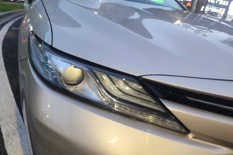 Used Toyota Camry 2019 Dual-Engine 2.5 HG Luxury Edition China VI Standard Right Front Headlight