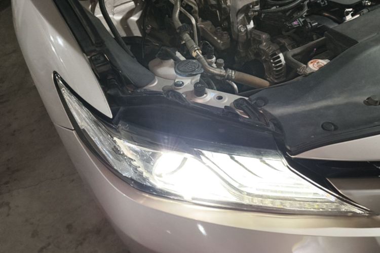 Used Toyota Camry 2019 Revised Version 2.0G Luxury Edition Right Front Headlight