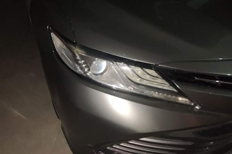 Used Toyota Camry 2019 2.5G Luxury Edition China VI Standard Right Front Headlight