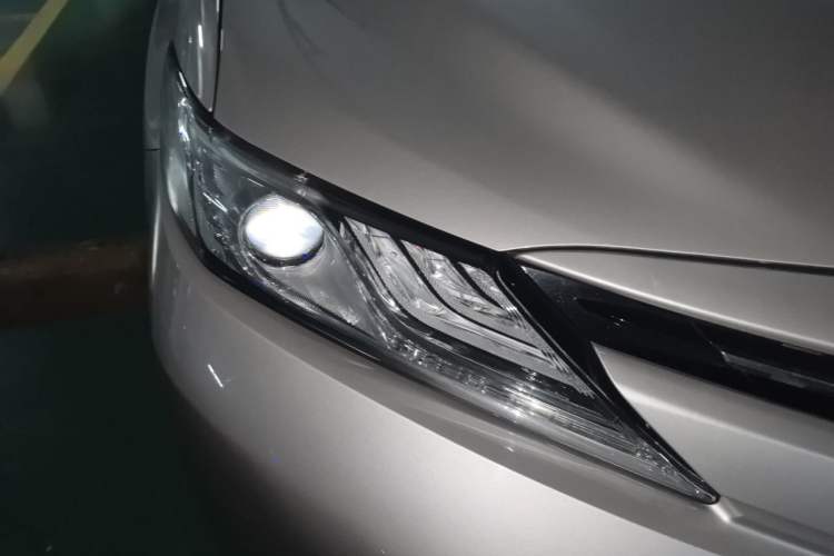 Used Toyota Camry 2019 Revised Version 2.0G Luxury Edition Right Front Headlight