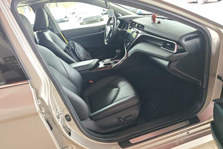 Used Toyota Camry 2019 2.0G Luxury Edition China VI Standard Right Front Seat