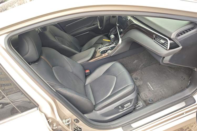 Used Toyota Camry 2019 Revised Version 2.0G Luxury Edition Right Front Seat